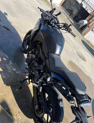 Yamaha Tracer 7 Negra y Azul