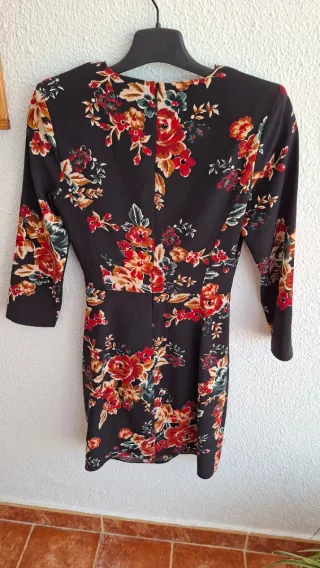 Vestido Zara Basic flores XS