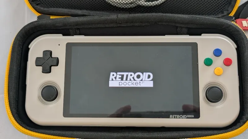Retroid Pocket 3 Plus + Funda + Cable afbeelding 3