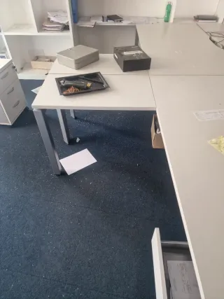 Mesas de oficina modulares (varias)