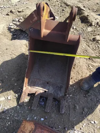Cazo Excavadora Metálico