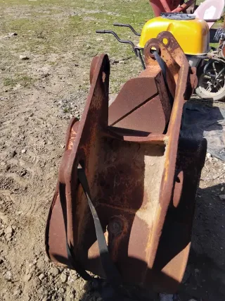 Cazo Excavadora Metálico