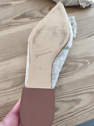 Zapatos planos Stradivarius beige