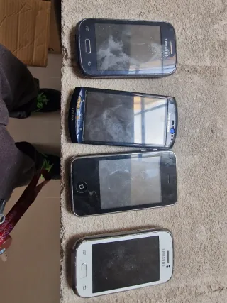 Lote móviles antiguos: iPhone Sony Xperia Samsung