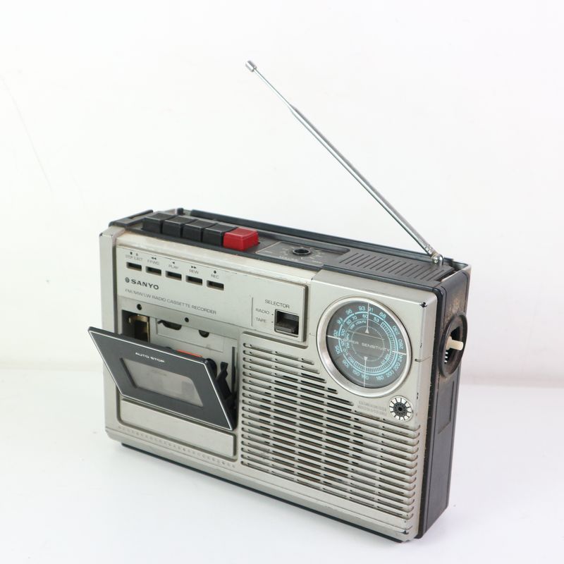 Sanyo Boombox Radio Cassette de los años 70 afbeelding 3