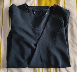 Blusa azul marino talla L