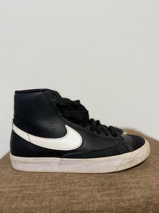 Nike Blazer Mid 37.5