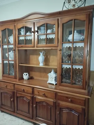 Mueble de salón madera y cristal