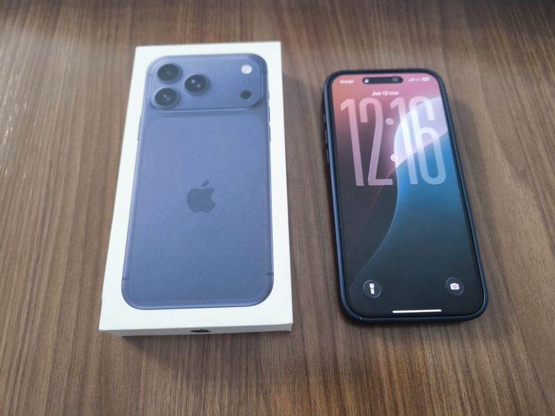 iPhone 17 Pro Max 256GB Azul - 1 mes de uso