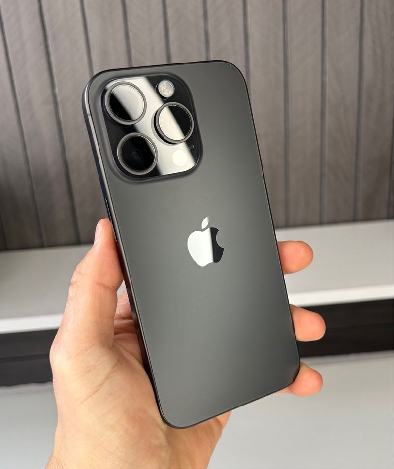 iPhone 15 Pro 128GB Gris Como Nuevo