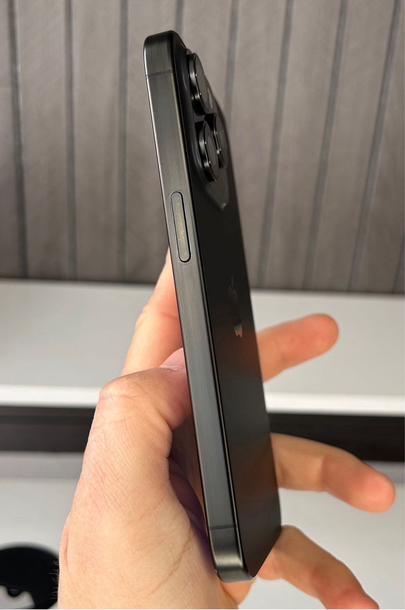 iPhone 15 Pro 128GB Gris Como Nuevo afbeelding 3