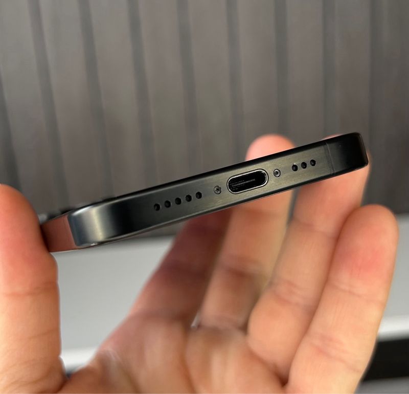 iPhone 15 Pro 128GB Gris Como Nuevo afbeelding 4