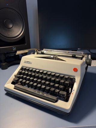 Máquina de escribir Olympia SM9