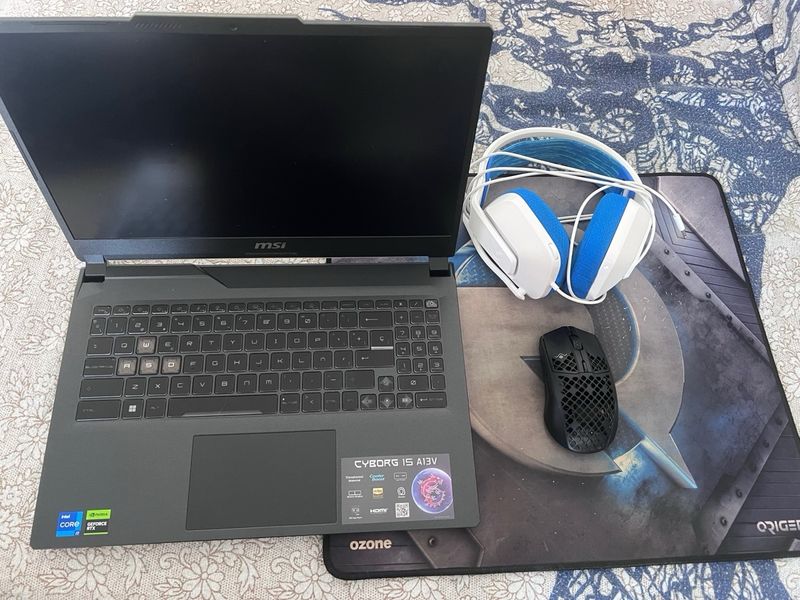 Portátil Gaming MSI Cyborg 15 A13V afbeelding 2