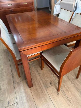 Mesa de comedor extensible de madera