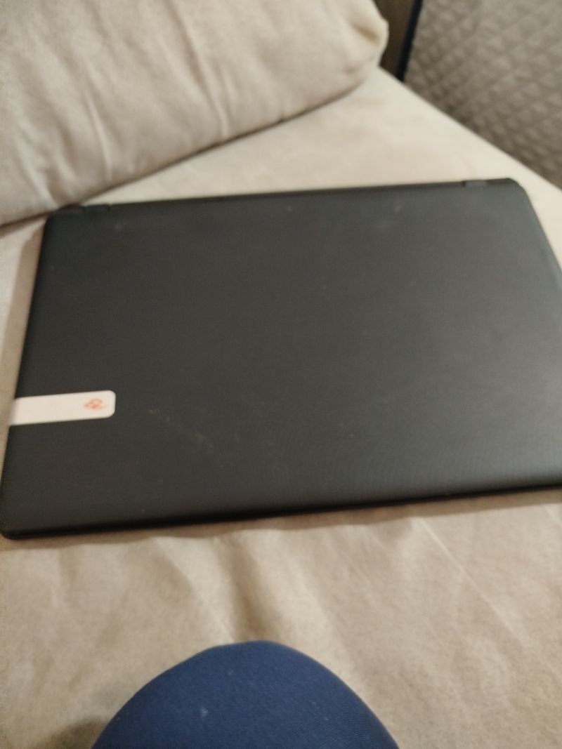 Packard Bell portátil negro buen estado afbeelding 4