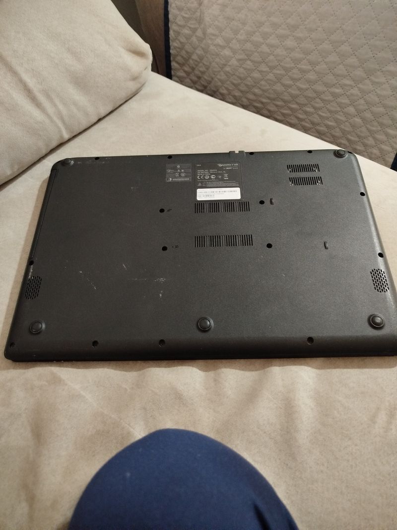 Packard Bell portátil negro buen estado afbeelding 3