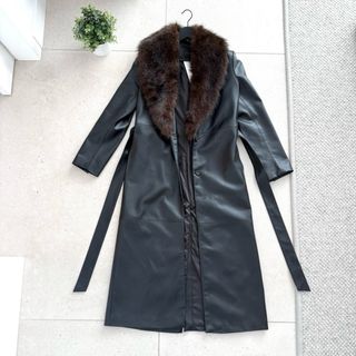Trench efecto piel Zara negro