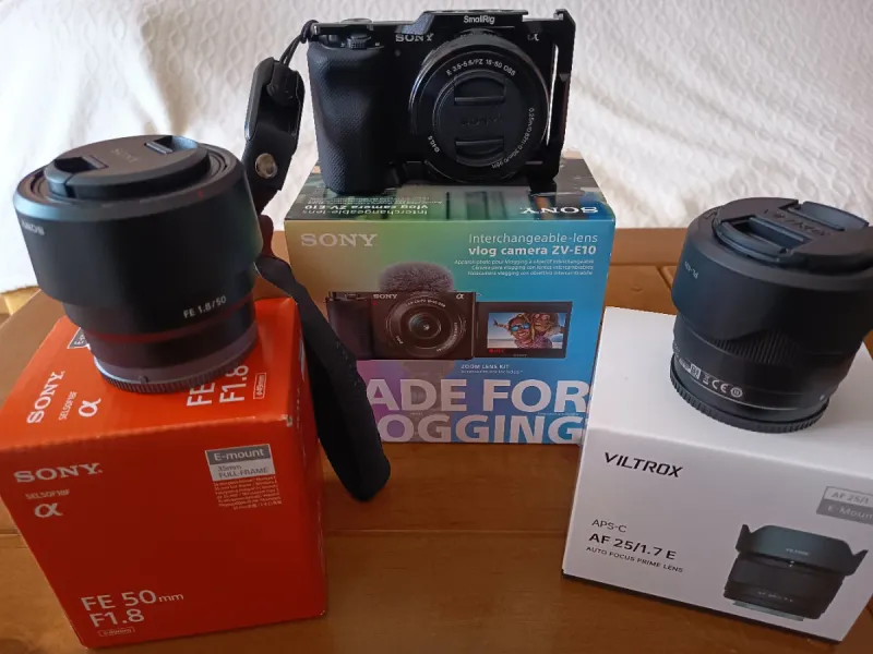 Cámara Sony ZV-E10 + 3 Lentes.