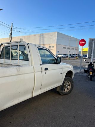 Mitsubishi L 200 2003