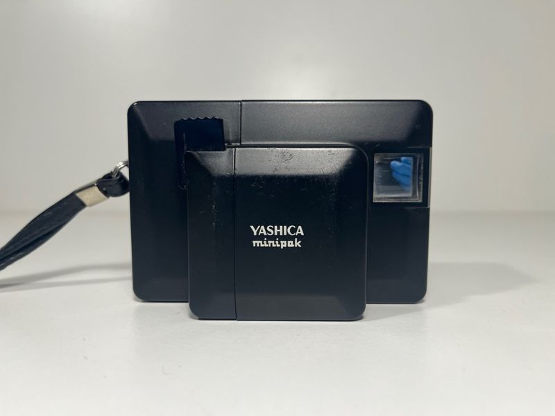 Yashica Minipak Analógica 35mm