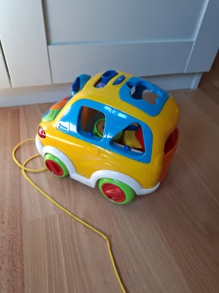 Coche musical infantil con cuerda