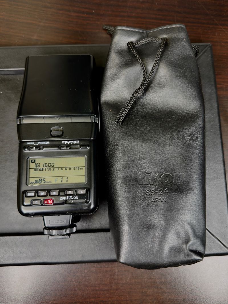 Flash Nikon Speedlight SB-24