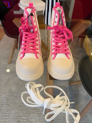 Botines Lola Casademunt Rosa y Blanco