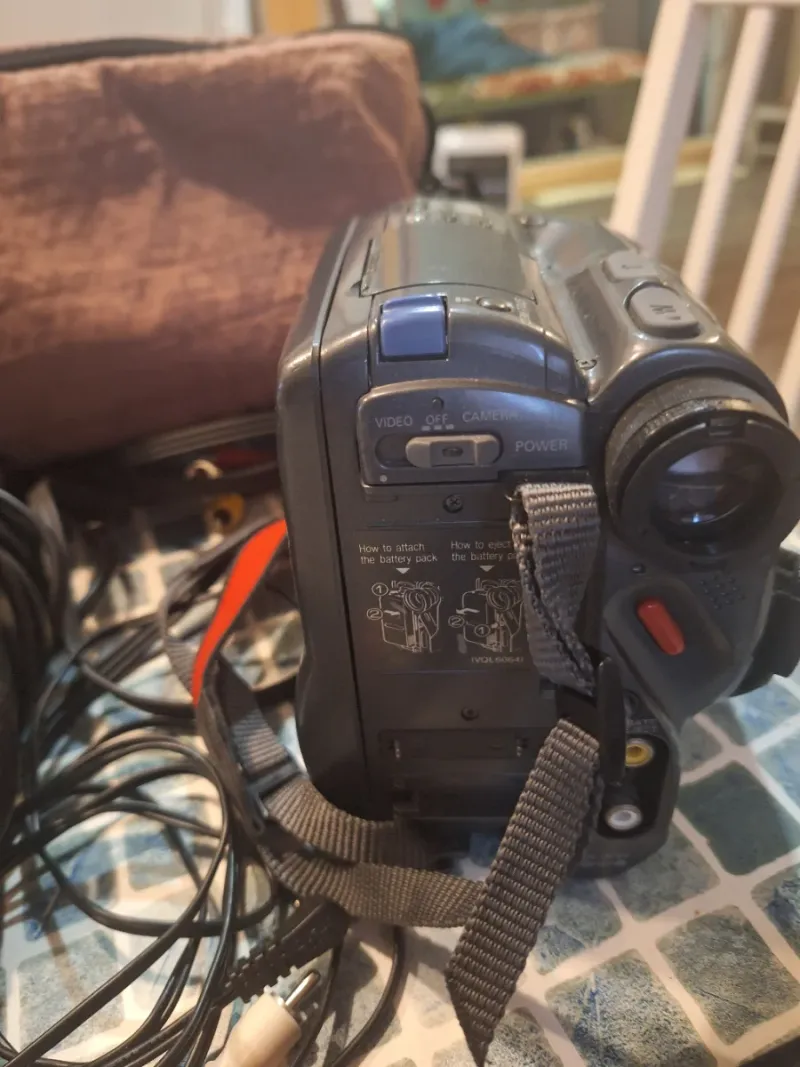 Videocámara Grundig VS-C 55 VHS-C afbeelding 3