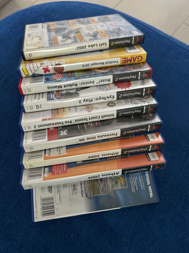 Pack  10 cajas y algunas con juegos