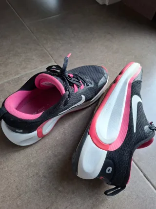 Zapatillas Nike Niña Negras y Rosas