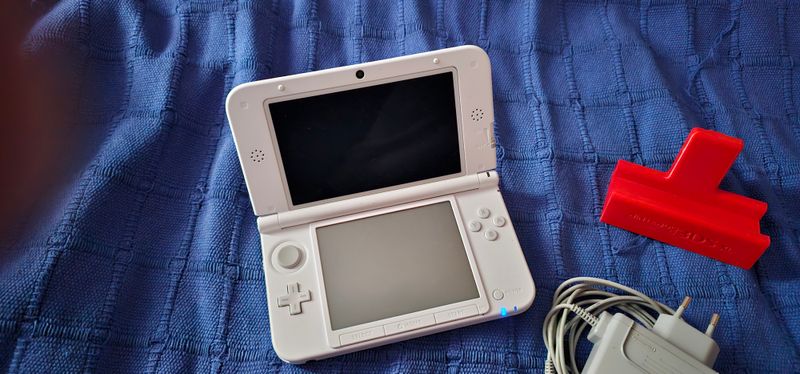 Nintendo 3DS XL Blanca + extras afbeelding 2