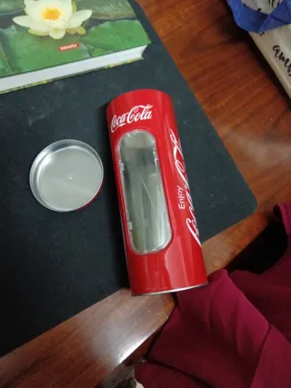 Lata Coca-Cola Roja con Tapa