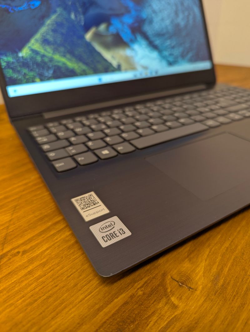 Laptop Lenovo V15 G1 IML afbeelding 5