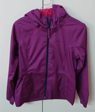 Cortavientos Morado con Capucha