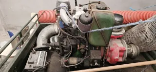 Motor de riego y remolque