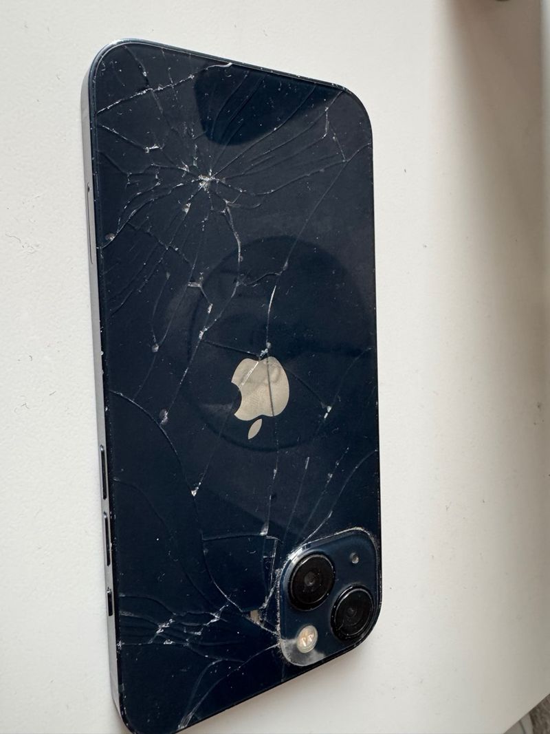 iPhone 13 color Medianoche 128Gb afbeelding 4