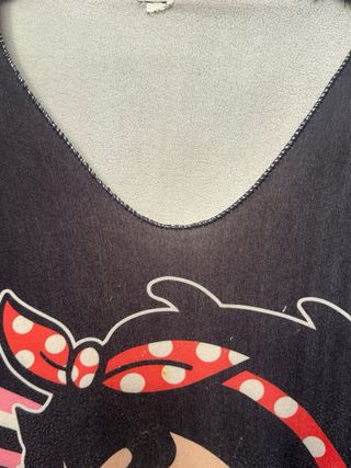 Camiseta Betty Boop negra y roja es