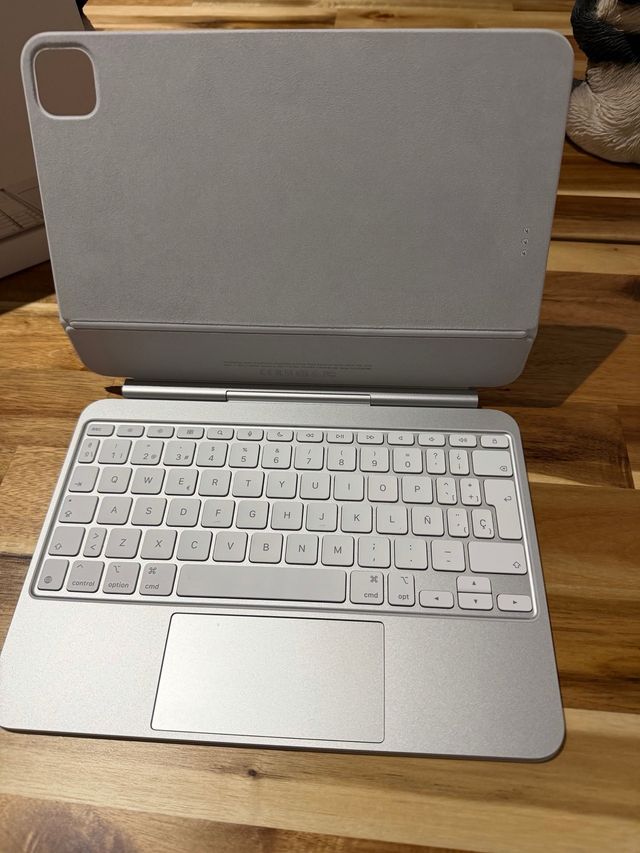 Apple Magic Keyboard iPad Pro 11