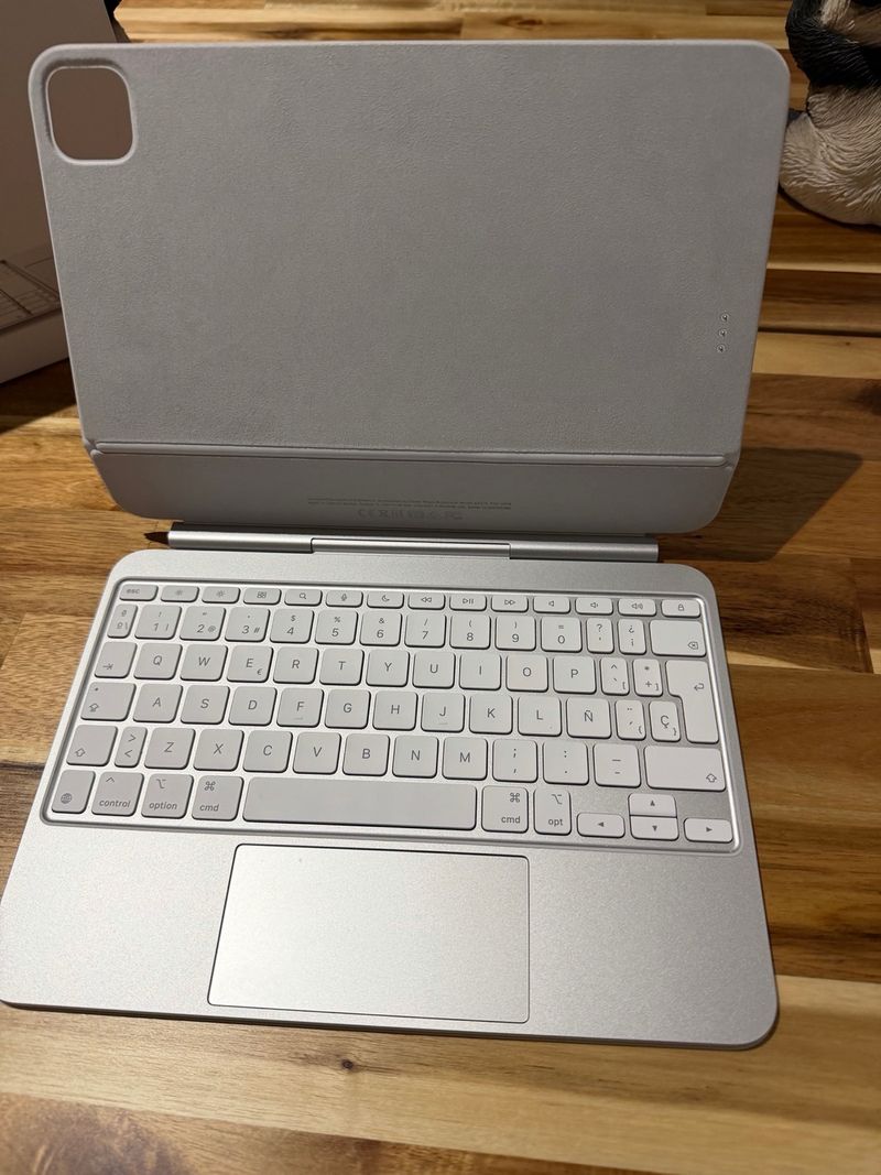 Apple Magic Keyboard iPad Pro 11