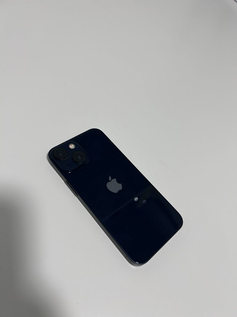 iPhone 13 mini negro afbeelding 2