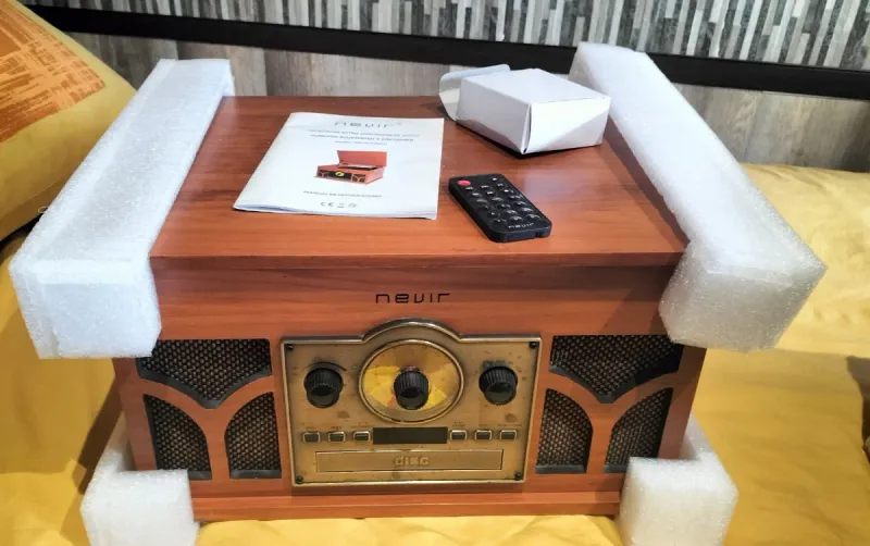 Equipo de música retro Nevir