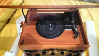 Equipo de música retro Nevir