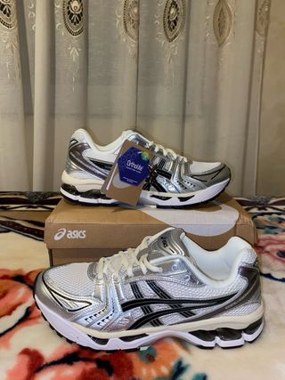 Asics Gel Kayano 14 Plata/Blanco