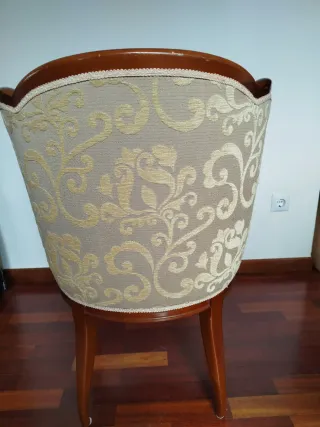 Silla antigua madera y tela