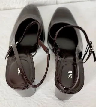 Sandalias tacón Zara piel Burdeos