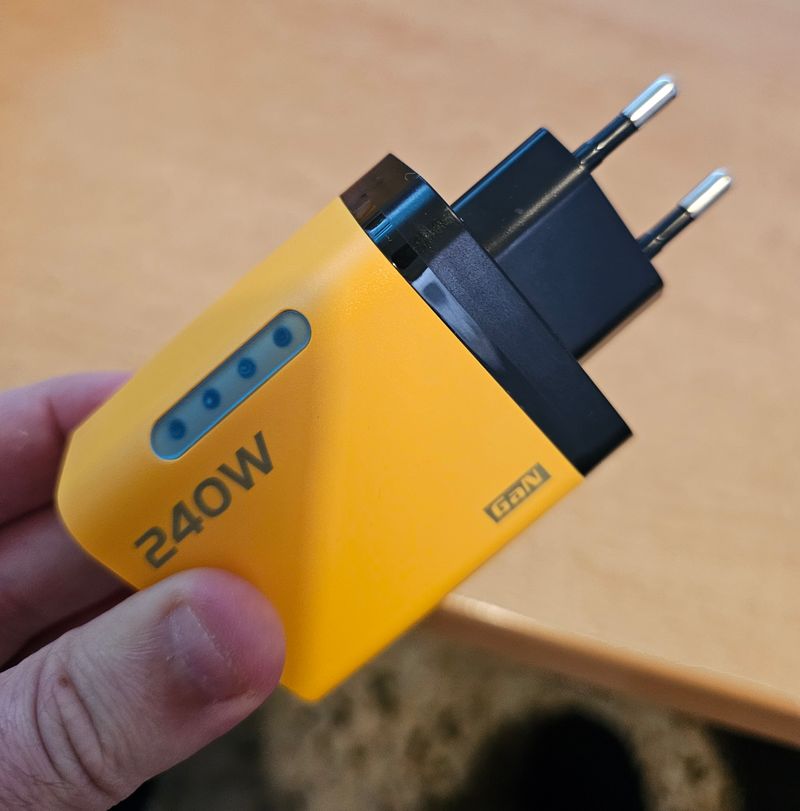 Cargador GaN 240W 5 en 1 USB C Carga Rápida PD QC