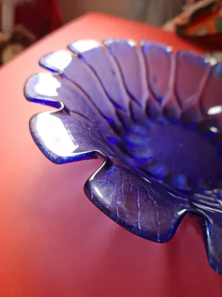 Centro tavola in vetro blu