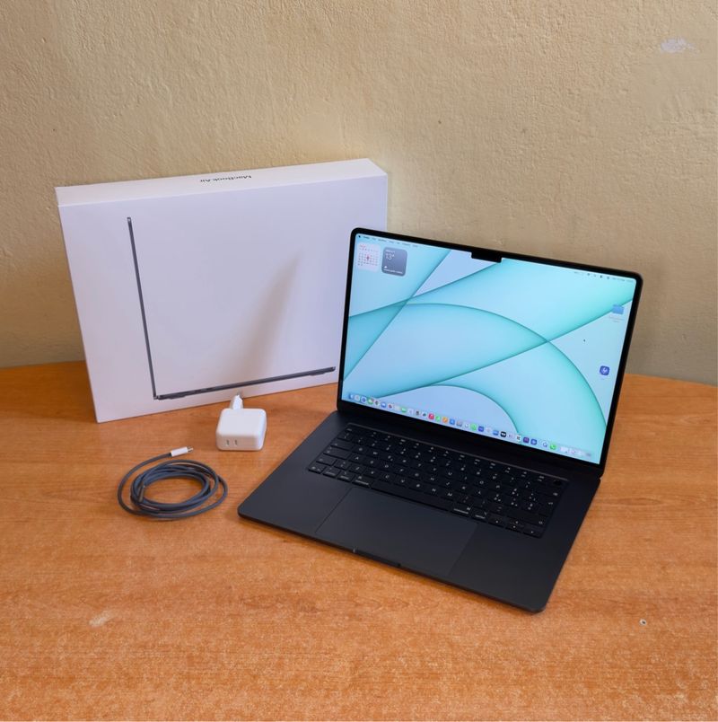 MacBook Air 15” M4 24GB RAM 512 GB SSD Mezzanotte