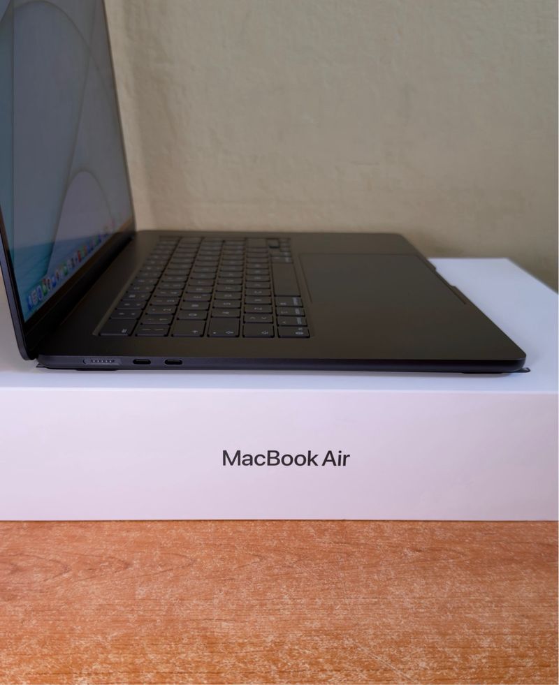 MacBook Air 15” M4 24GB RAM 512 GB SSD Mezzanotte afbeelding 5